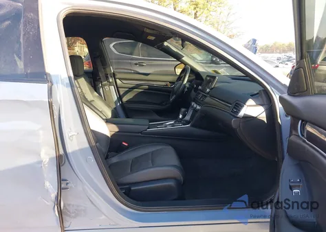 2022 Honda Accord Sport z USA, uszkodzony, nr VIN 1HGCV1F3XNA064605